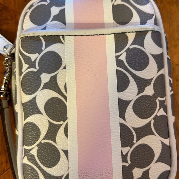 Coach Small Wristlet Gray & White w/ Pink Stripe NWOT!! - Picture 2 of 13